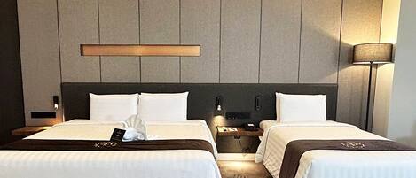 Executive Deluxe Studio (comes with free breakfast , hi tea & supper) | 1 bilik tidur, peti besi dalam bilik, meja, ruang kerja komputer riba