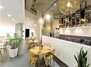 Free daily English breakfast - Song Hotel Sydney (Sydney)