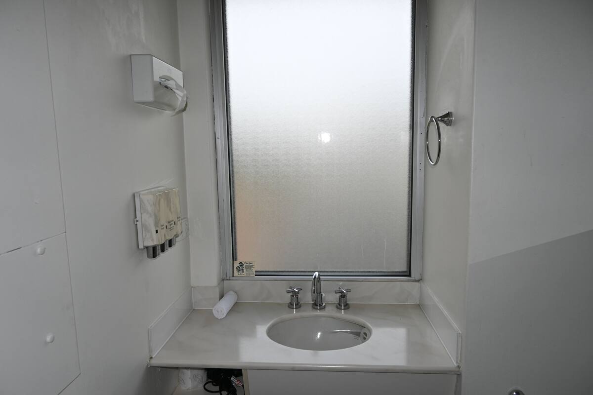 standard room, non smoking (standard double) | bathroom | shower, hair dryer, towels
