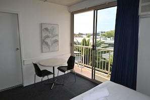 Twin Room | Soundproofing, free WiFi, bed sheets