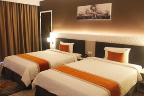 Deluxe Room | Minibar, desk, rollaway beds, free WiFi