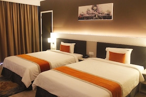 Deluxe-Zimmer | Minibar, Schreibtisch, Zustellbetten, kostenloses WLAN