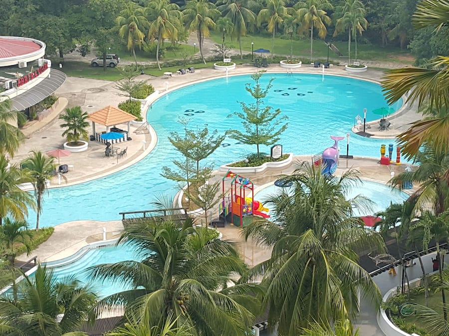 Kolam renang terbuka