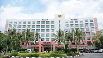 Vista frontal de la propiedad