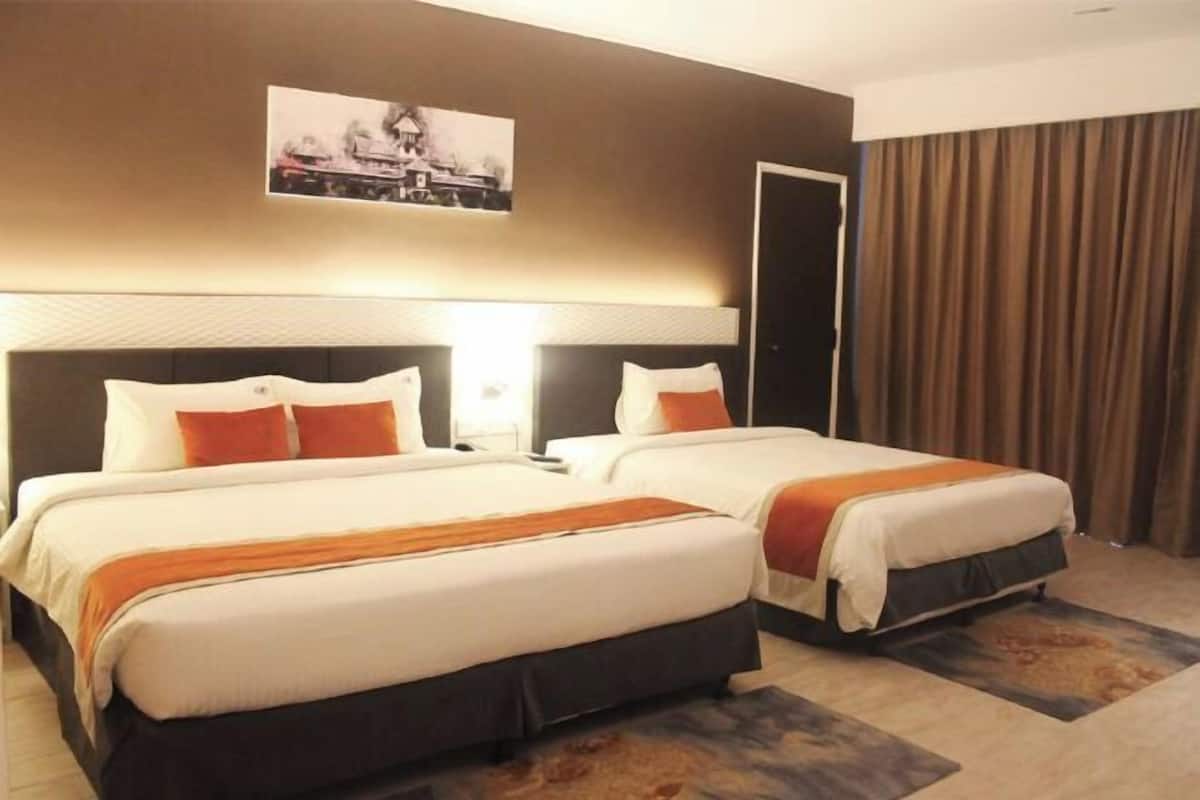 Minibar, desk, rollaway beds, free WiFi