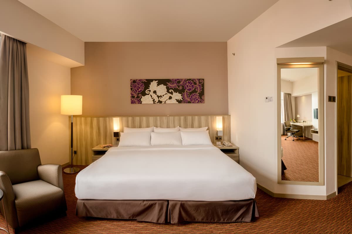 in-room safe, desk, iron/ironing board, free wifi