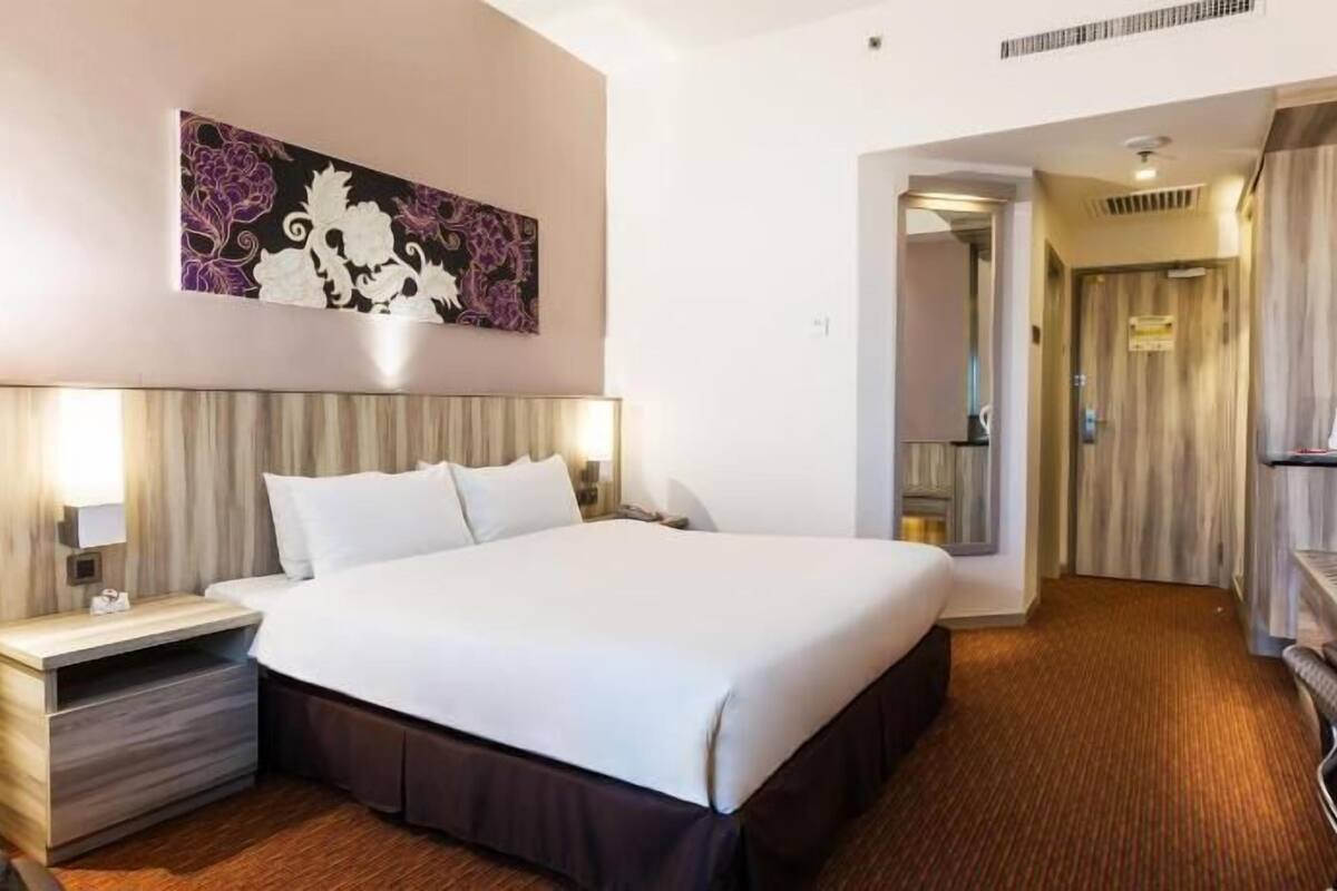 In-room safe, desk, iron/ironing board, free WiFi