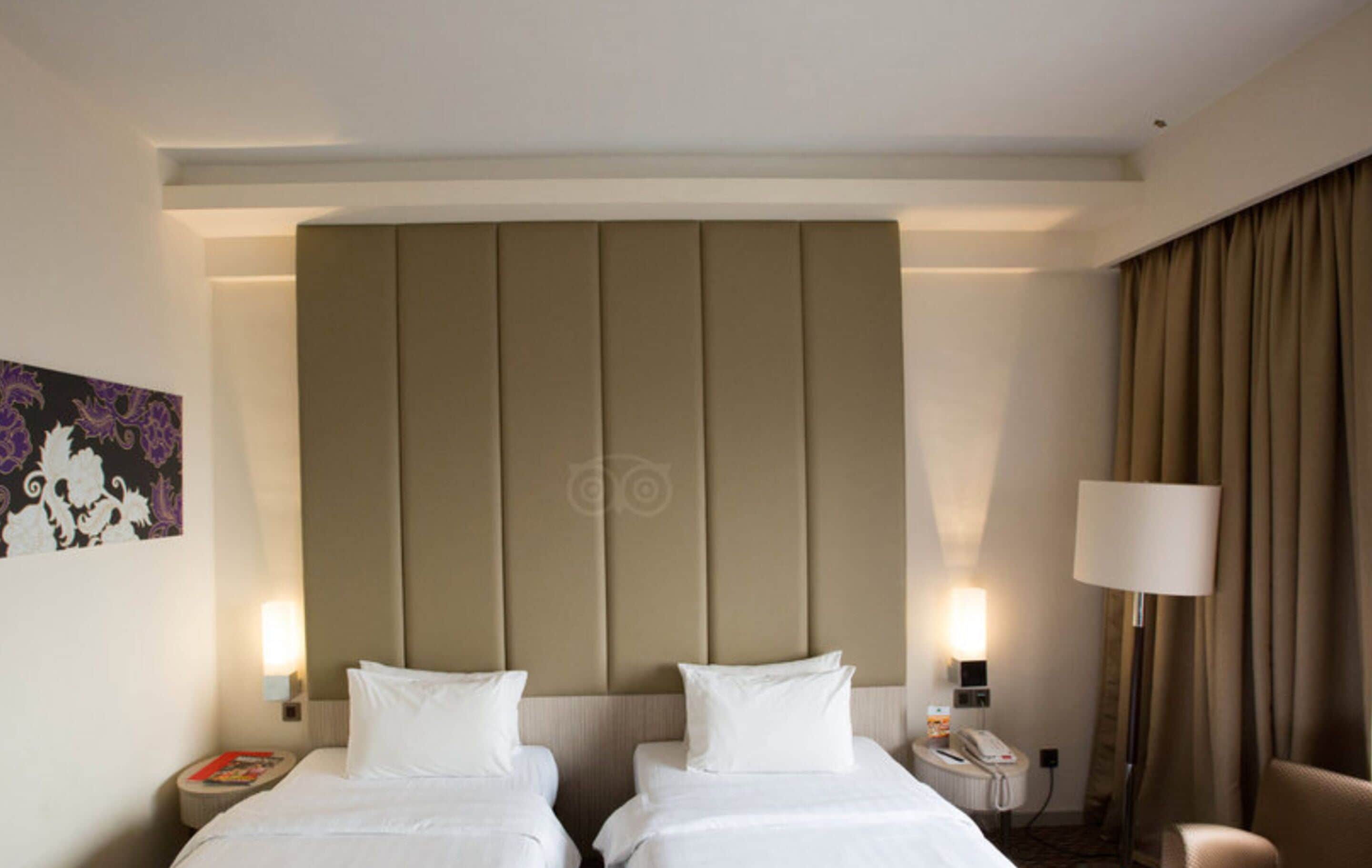 in-room safe, desk, laptop workspace, blackout curtains