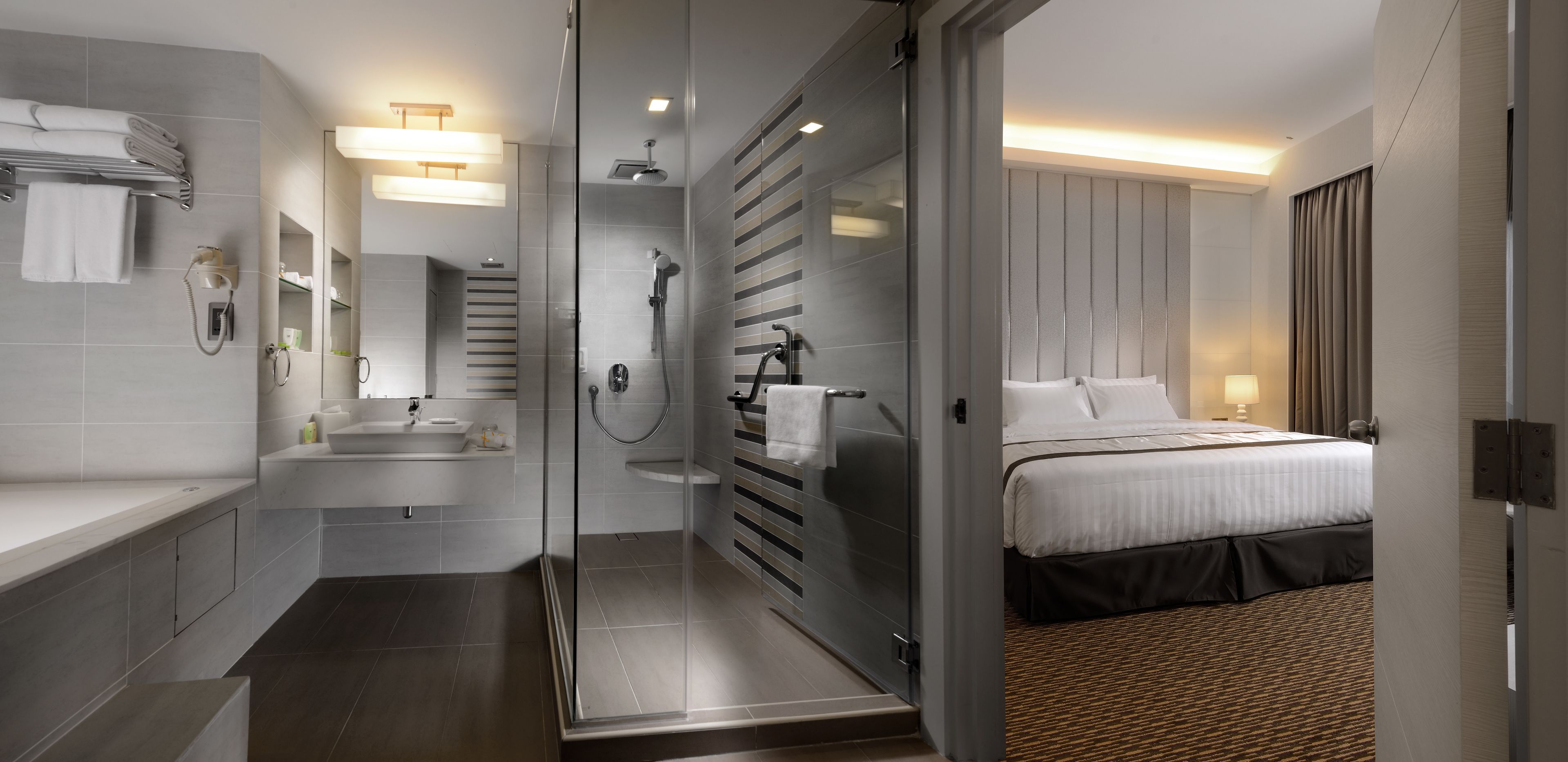 suite | bathroom | shower, free toiletries, hair dryer, slippers