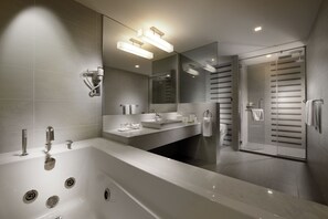 Suite | Bathroom | Shower, free toiletries, hair dryer, slippers - Sunway Hotel Georgetown Penang (George Town)