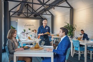 Se sirven desayunos, almuerzos y cenas