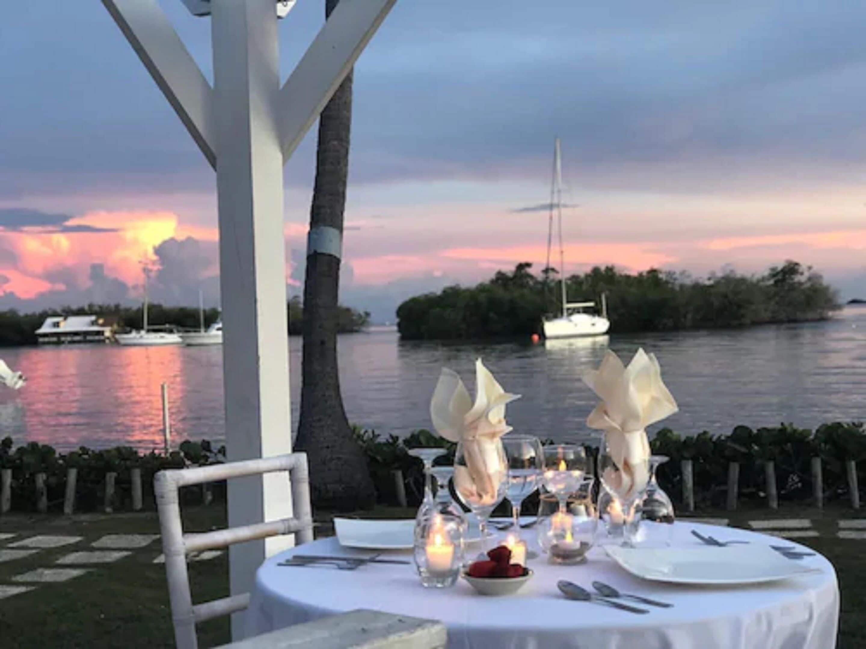 Breakfast, lunch served; local and international cuisine, pool views 