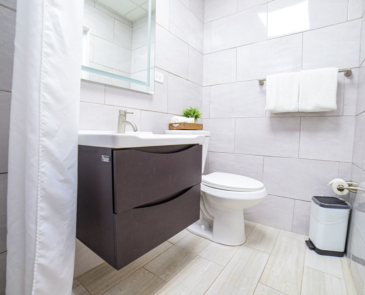 shower, free toiletries, towels