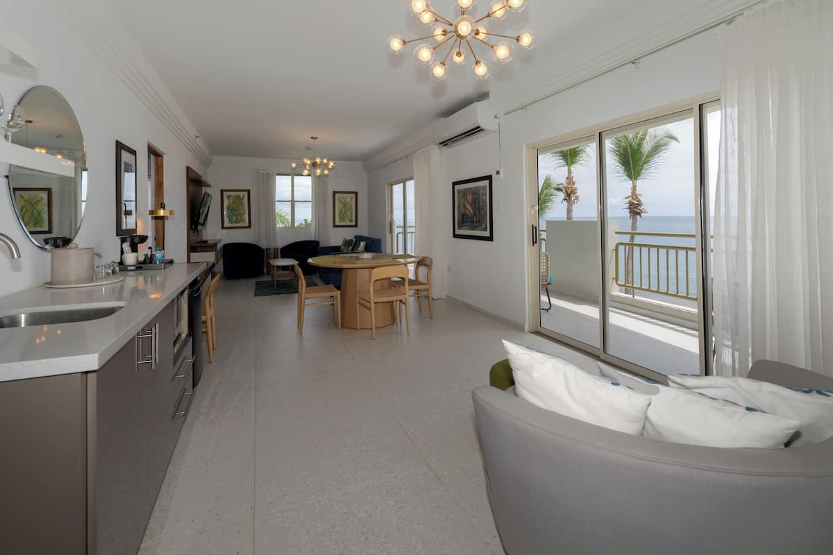 suite, 1 bedroom, kitchenette, beach view | private kitchen | fridge, coffee/tea maker