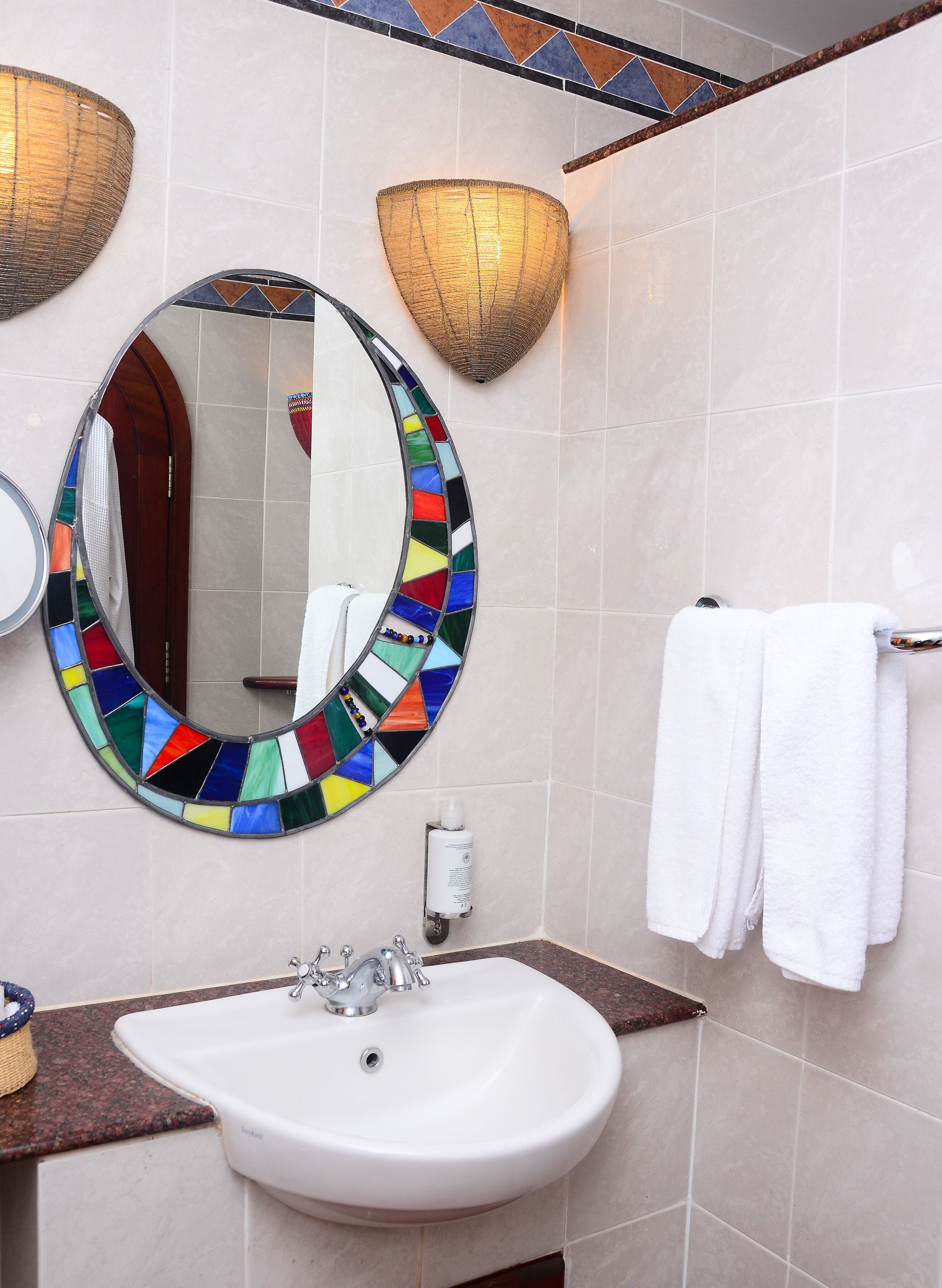 standard room | bathroom | shower, eco-friendly toiletries, hair dryer, towels