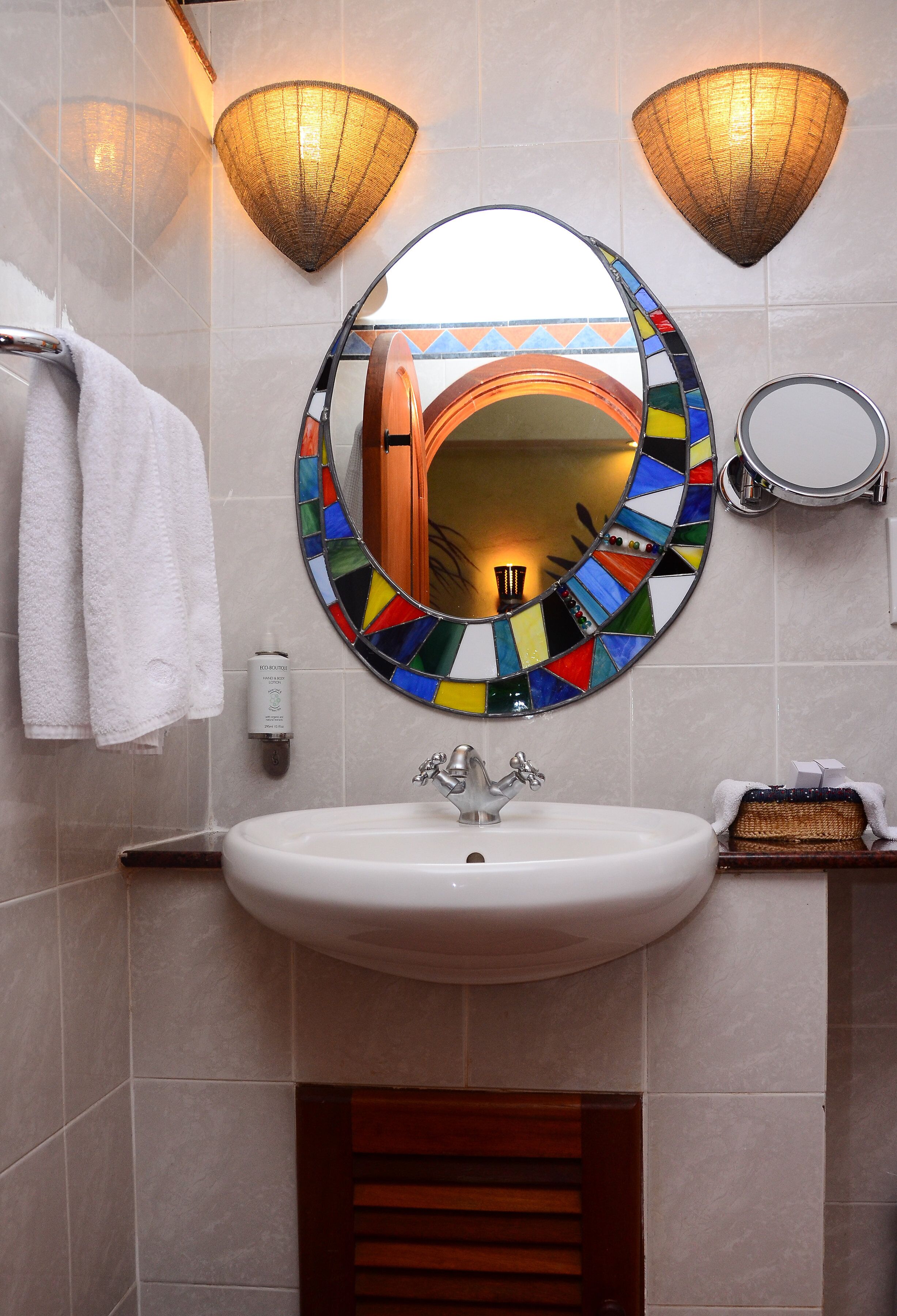 standard room | bathroom sink