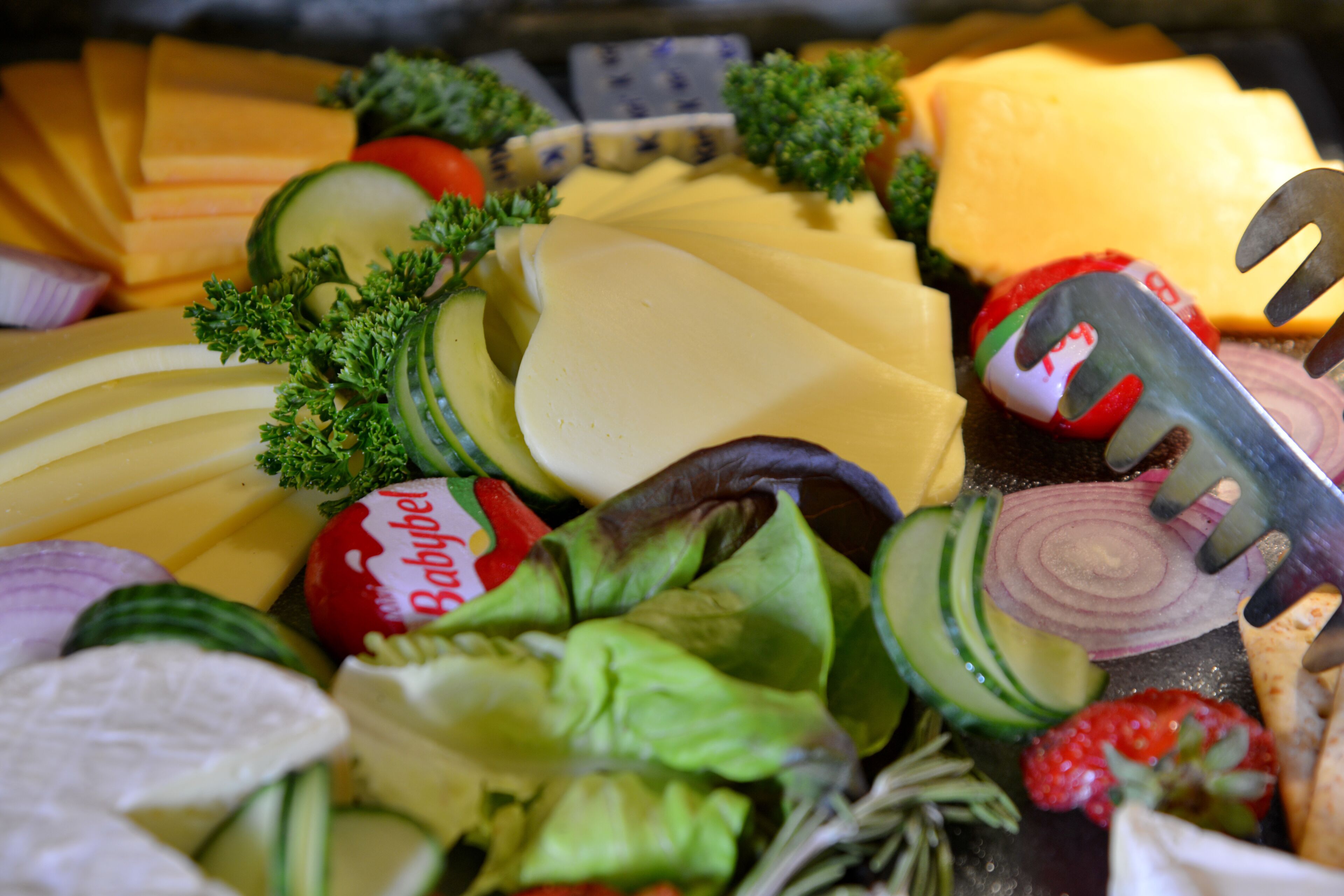 daily buffet breakfast (zar 150 per person)