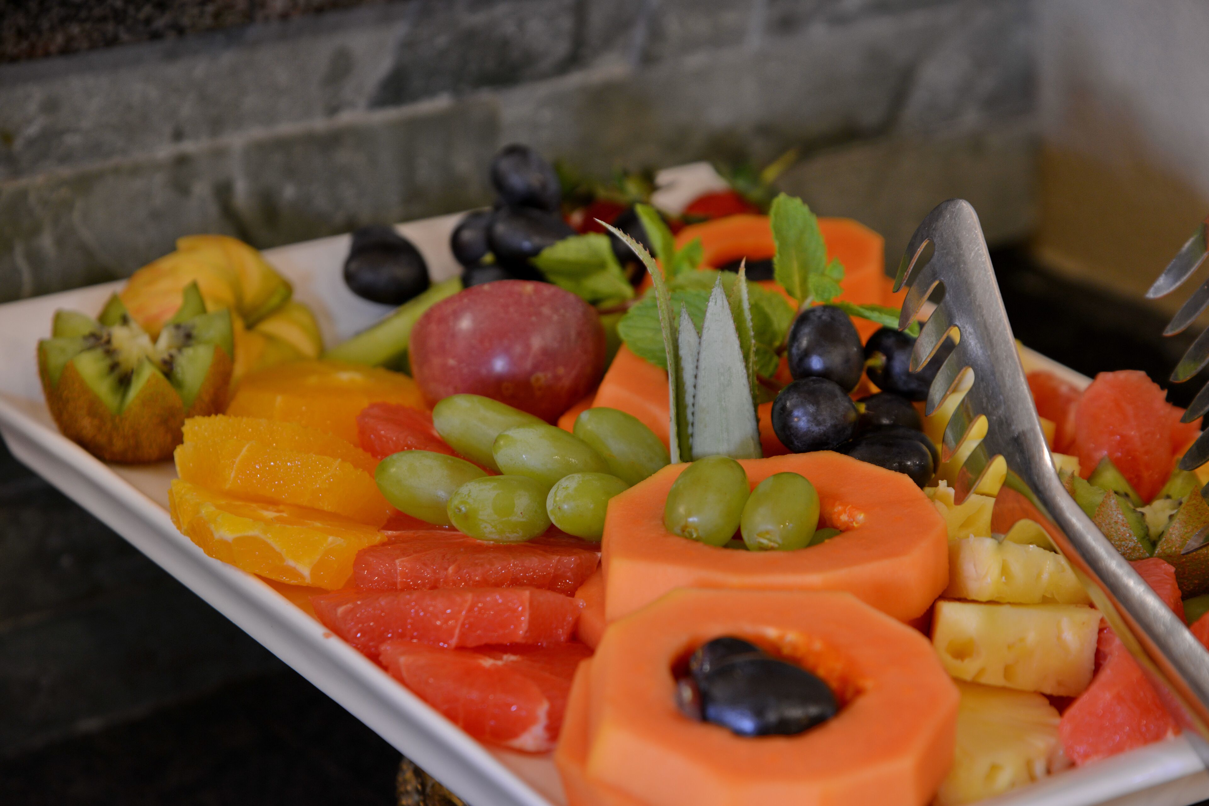 daily buffet breakfast (zar 150 per person)