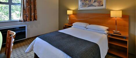 Premium bedding, in-room safe, desk, laptop workspace