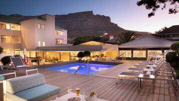 Outdoor pool, pool loungers