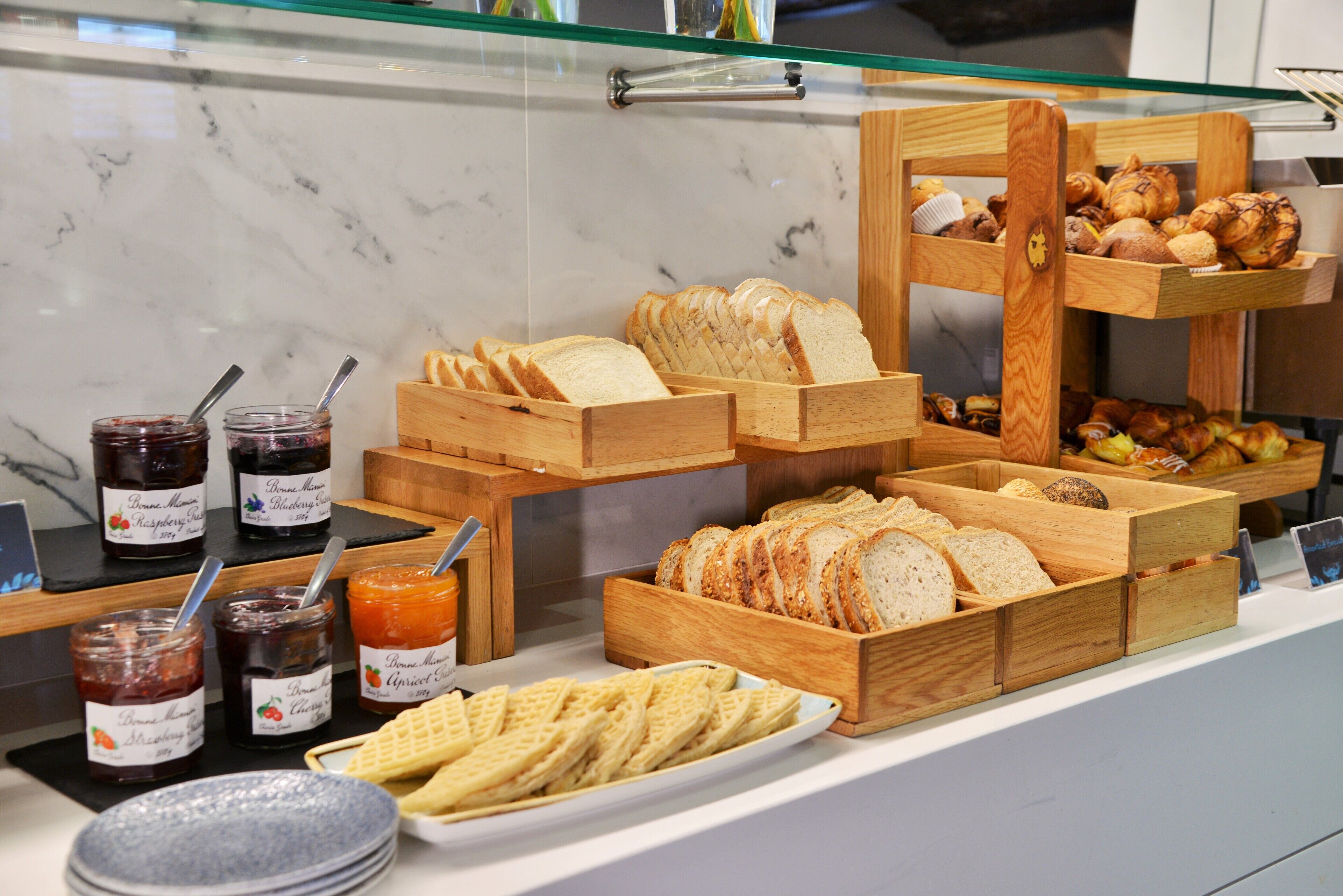 daily full breakfast (zar 200 per person)