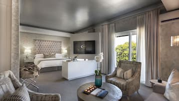 Estudi en suite executiu | 1 dormitori, minibar, caixa forta a l'habitació i escriptori