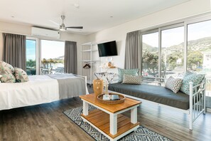 Deck Studio Apartment | 3 Schlafzimmer, Zimmersafe, kostenloses WLAN, Bettwäsche