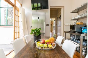 Cottage Familial, 2 chambres | Cuisine privée | Mini réfrigérateur, micro-ondes, cafetière/bouilloire