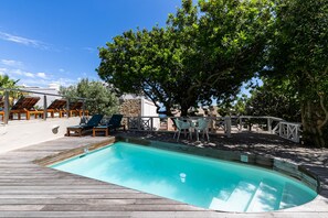 2 outdoor pools, sun loungers