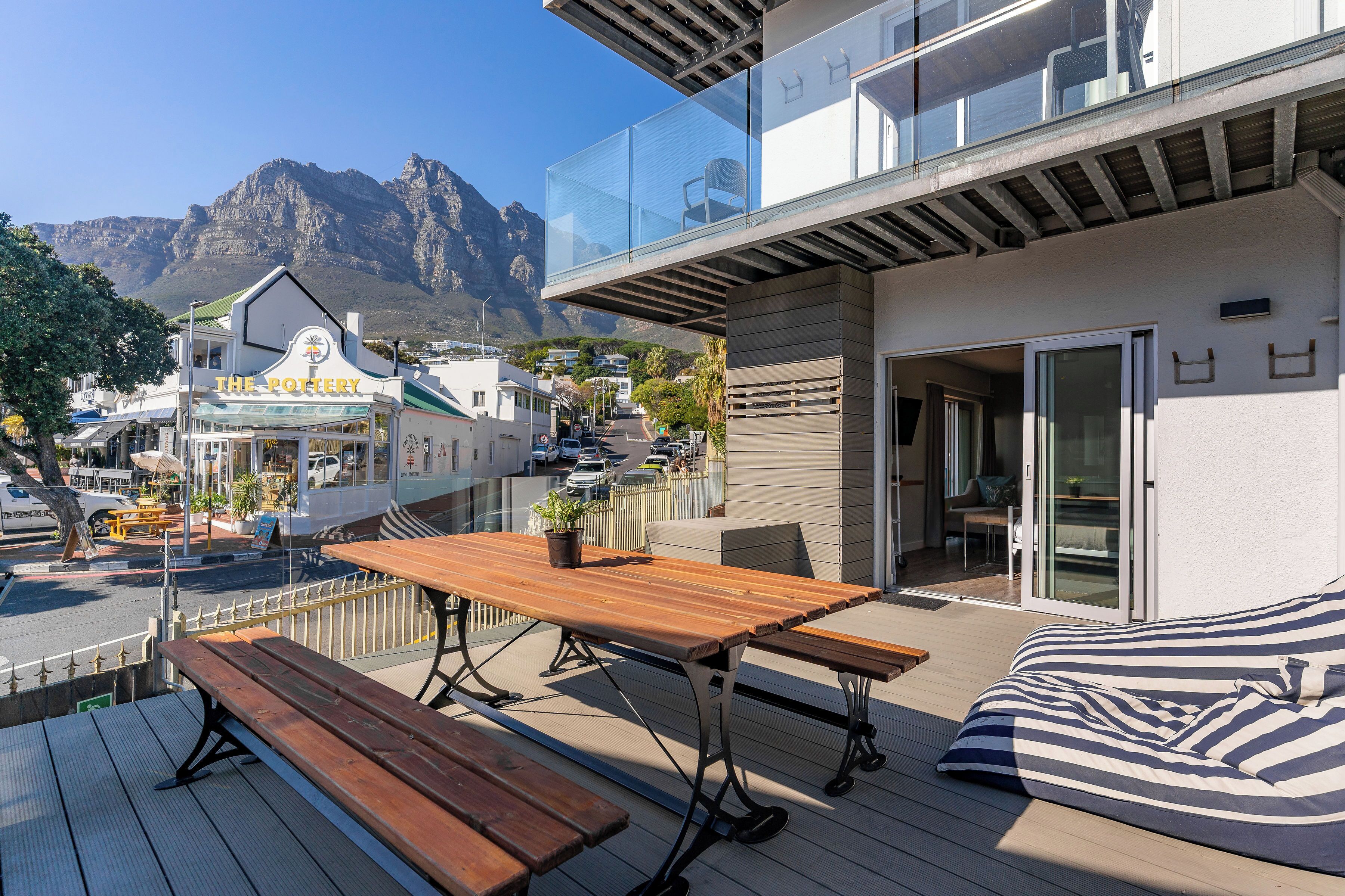 Deck Studio Apartment | Terras