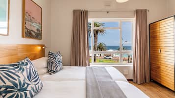 Tidal Pool- 3 Bedroom Panoramic Apartment | In-room safe, free WiFi, bed sheets