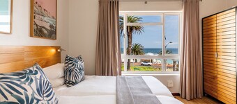 캠프 베이 빌리지