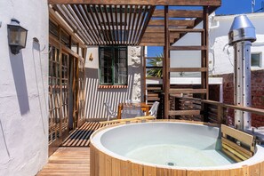 Wood-Fired Hot Tub Two Bedroom Cottage | Terrasse/Patio