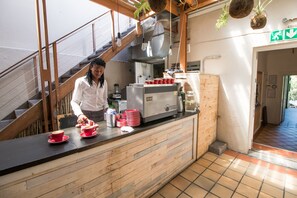 Daily cooked-to-order breakfast (ZAR 120 per person)