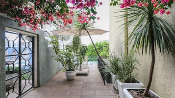 Outdoor pool, pool umbrellas