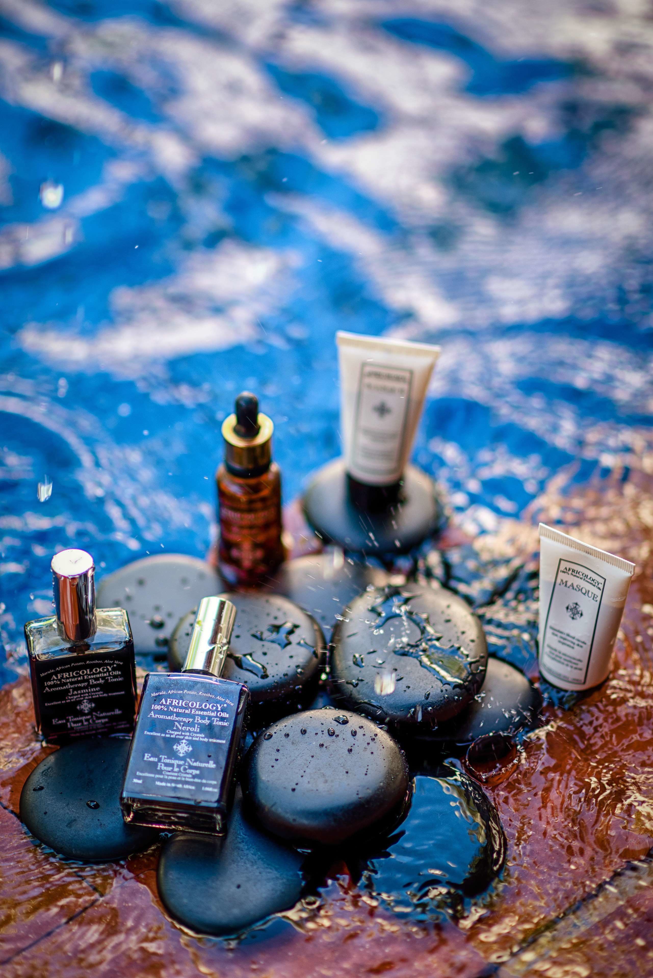 couples treatment room(s), sauna, body treatments, body scrubs, facials