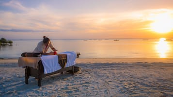 Salas de tratamiento para parejas, sauna y tratamientos corporales