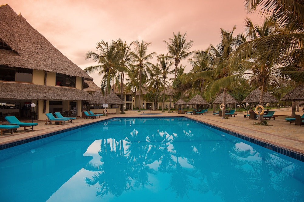 White Sands Resort & Conference Centre by null