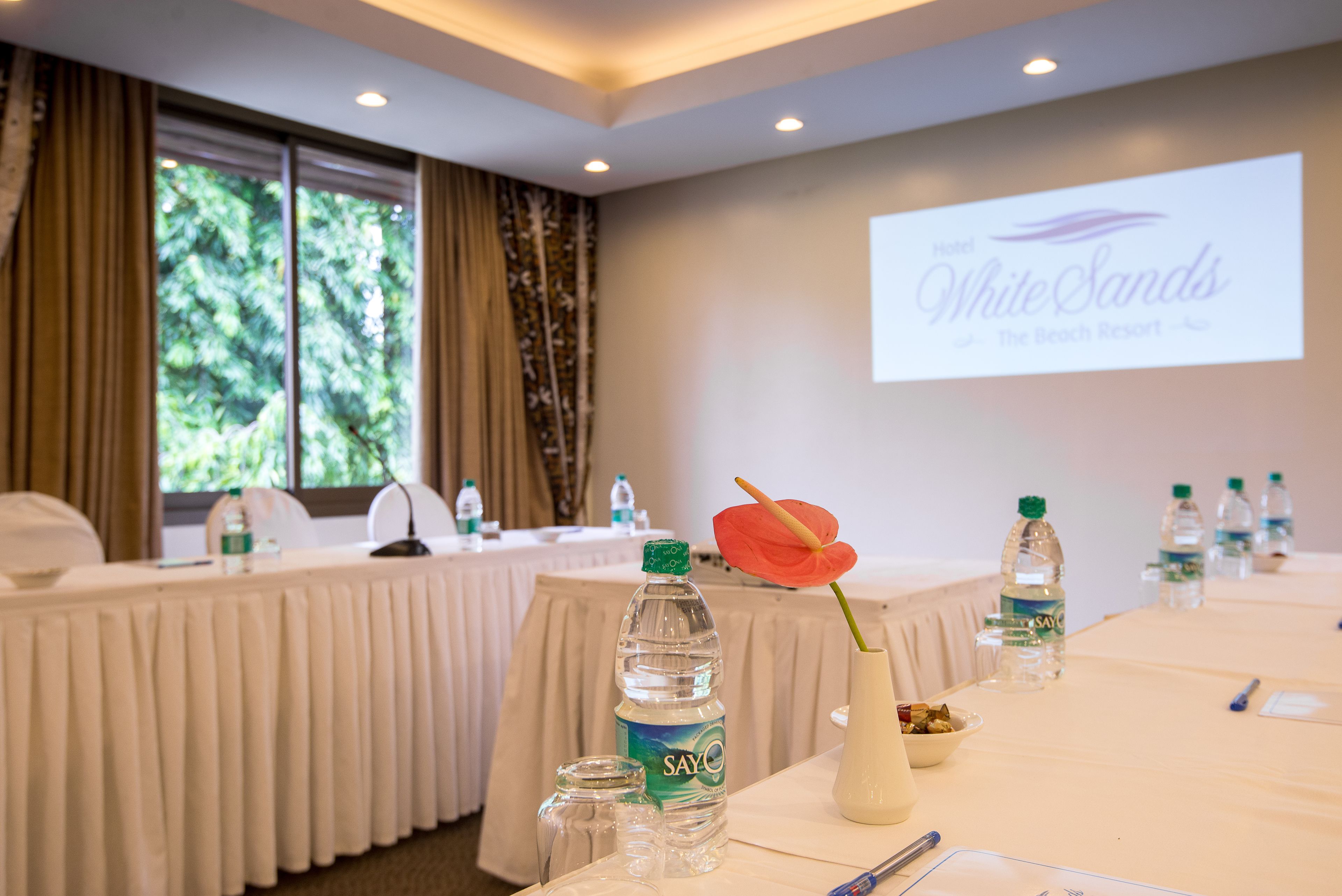 Photo - White Sands Hotel