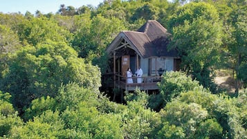 Deluxe Double Room, 1 King Bed, Bathtub, Lake View | Down duvets, minibar, in-room safe, blackout curtains