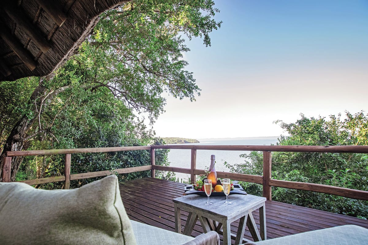 Habitación Deluxe doble, 1 cama de matrimonio grande, bañera, vistas al lago | Vistas al lago