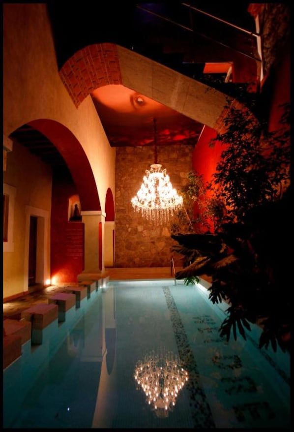 Piscine intérieure