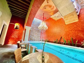 Una piscina techada