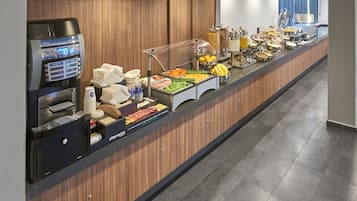 Desayuno de autoservicio incluido todos los días