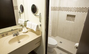 Ducha, secador de pelo, toallas