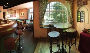Bar (en el alojamiento)