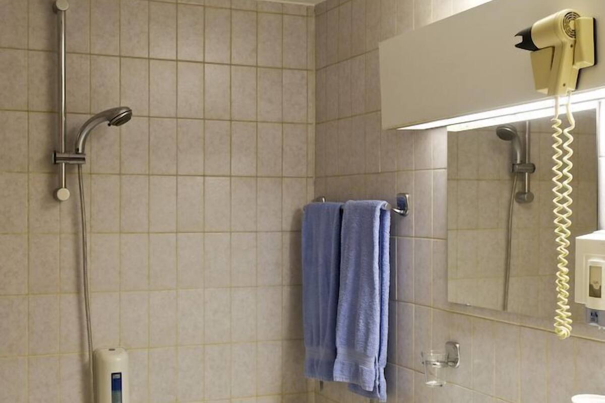 Hair dryer, towels