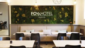 Dagelijks ontbijtbuffet (ISK 3500 per persoon)