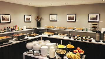 Daily buffet breakfast for a fee