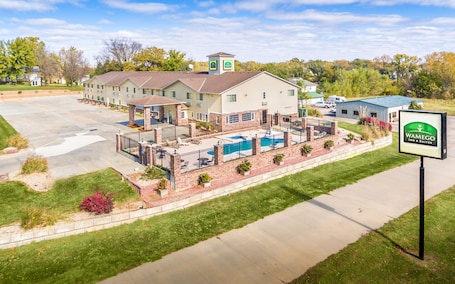 Außenbereich. Wamego Inn and Suites